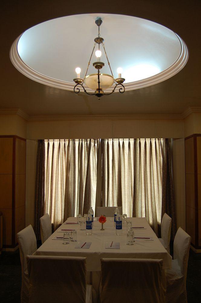Celebrations Hotel Navi Mumbai Bagian luar foto