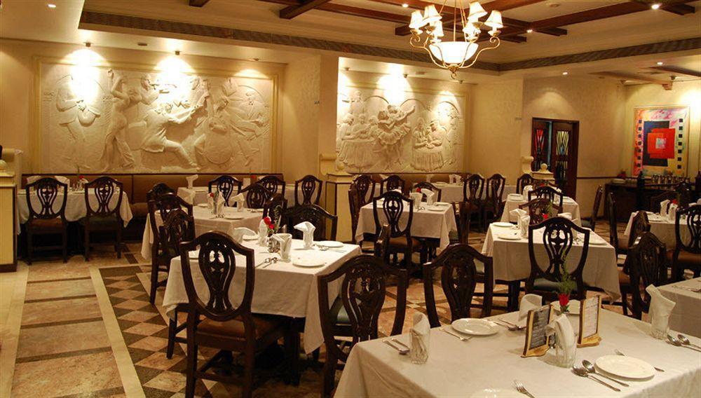 Celebrations Hotel Navi Mumbai Bagian luar foto