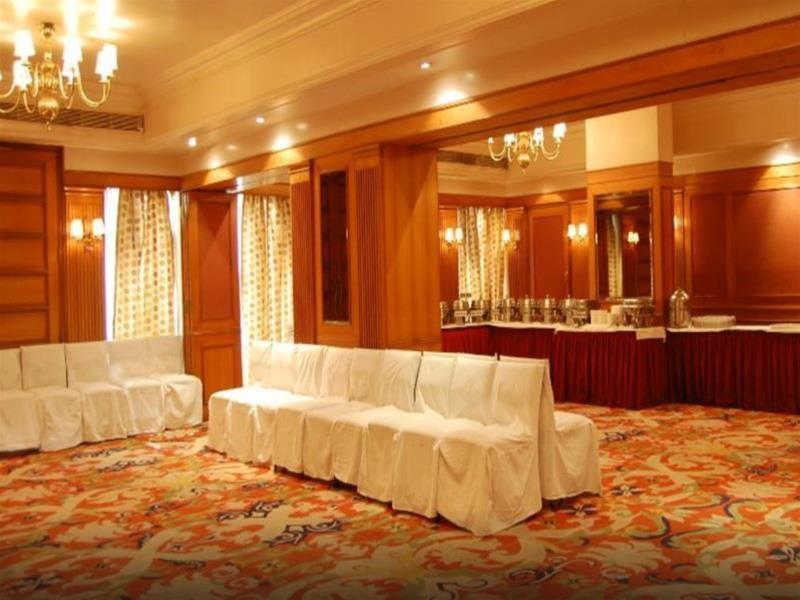 Celebrations Hotel Navi Mumbai Bagian luar foto